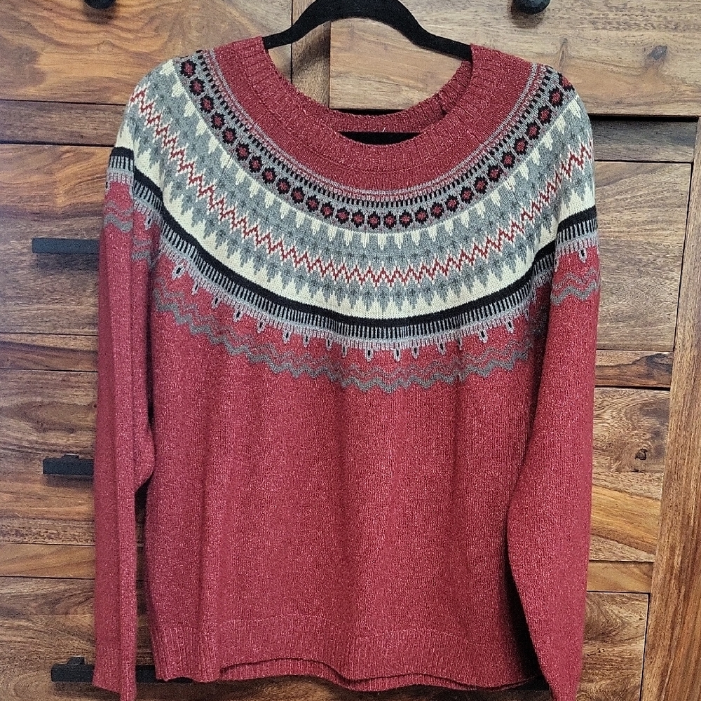 Weatherproof Red and Gray Patterned Sweater